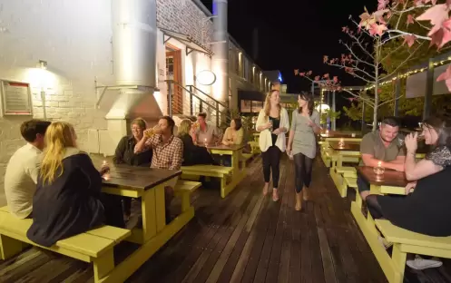 THE TURBINE HOTEL - GASTRO PUB IN THE EVENING